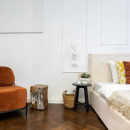Chic Old Center Apartment